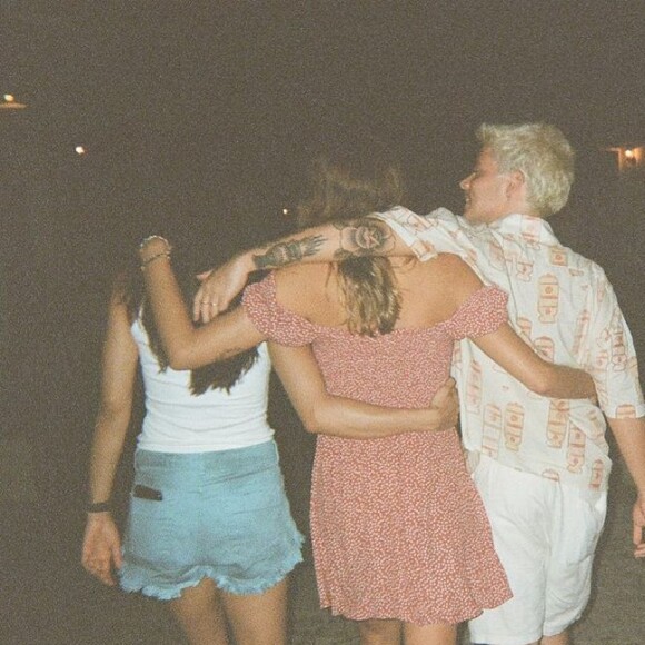 Bruna Marquezine, Xolo Maridueña, João Figueiredo e Sasha passaram o fim de ano na praia