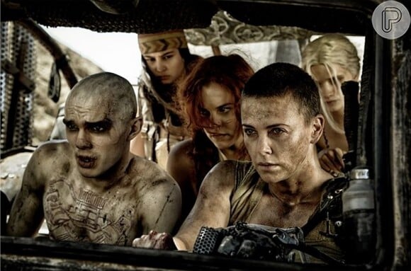 No filme 'Mad Max: Estrada da Fúria', a Imperatriz Furiosa (Charlize Theron) lidera uma gangue de mercenários