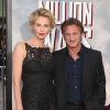 Charlize Theron está noiva do ator Sean Penn