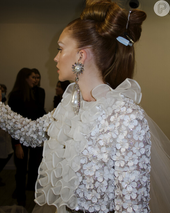 Detalhes do vestido de noiva usado por Marina Ruy Barbosa na Paris Fashion Week de Alta Costura