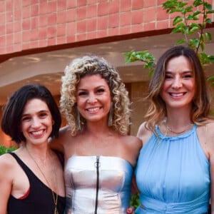 Bárbara Borges em foto com Roberta Gualda e Roberta Fernandes em sua festa de aniversário