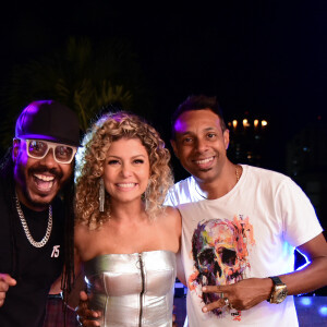 Bárbara Borges se divertiu em sua festa de aniversário com Kall e Kadu, do Youcandance