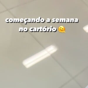 Bruna Biancardi usou um emoji apaixonado para contar que estava no cartório