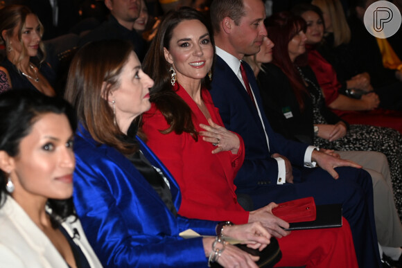 Look all red de Kate Middleton inspira a usar a cor no trabalho sem medo