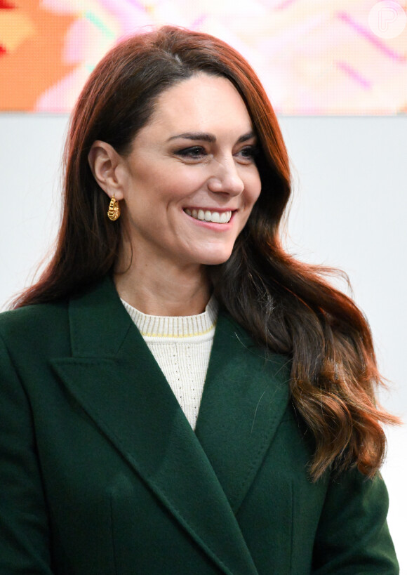 O cabelo novo de Kate Middleton está mais escuro e em tom mais achocolatado de marrom