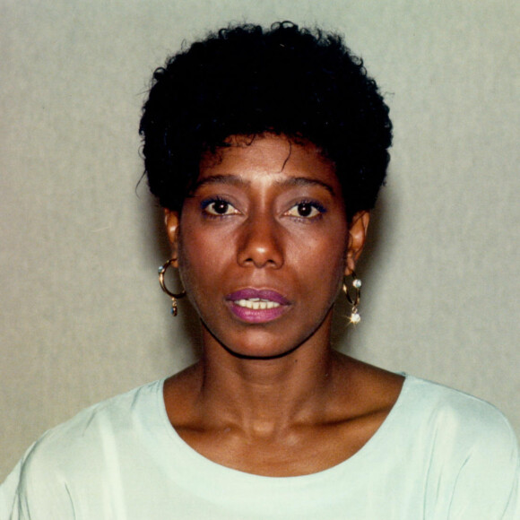 Gloria Maria revelou em 2017 um casamento secreto, sem contar com quem foi e quando foi