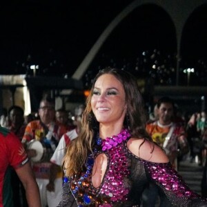 Paolla Oliveira estreou como rainha de bateria da Grande Rio em 2009