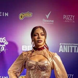 Anitta está os preparativos para o carnaval 2023
