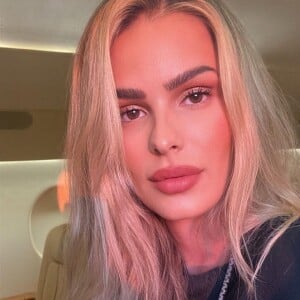 Yasmin Brunet recebeu diversos elogios por foto de biquíni nas redes sociais