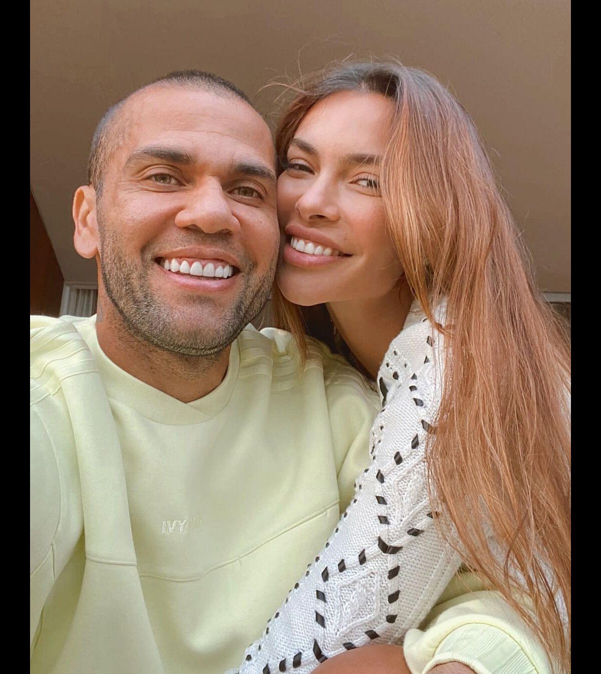 Foto Mulher De Daniel Alves Joana Sanz Viajou Para A Fran A E Agora