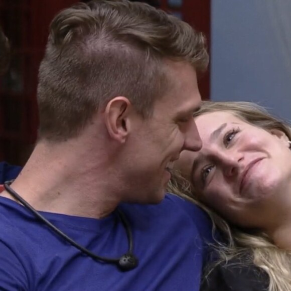 Cristian está em clima de romance com bruna Griphao no 'BBB 23'