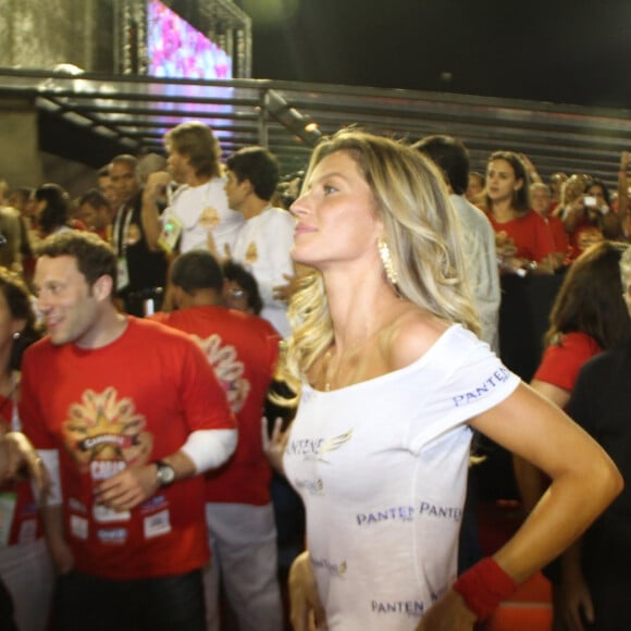 Gisele Bündchen será madrinha do Camarote da Brahma no Rio de Janeiro, segundo a colunista Fábia Oliveira, do Em OFF