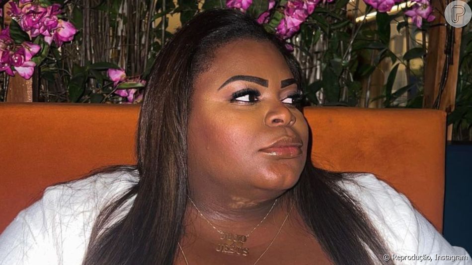 Jojo Todynho vai retirar nome da mãe da certidão de nascimento após polêmicas com exmarido Jojo Todynho vai retirar nome da mãe da certidão de nascimento após polêmicas com exmarido