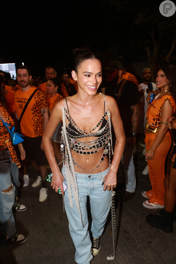 Bruna Marquezine está curtindo o trio Major Lazer