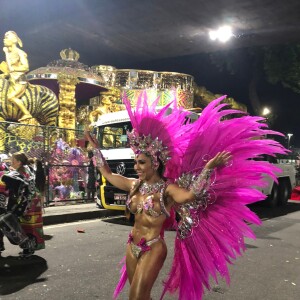 Mulher Melão conversou com o Purepeople antes de entrar na Sapucaí