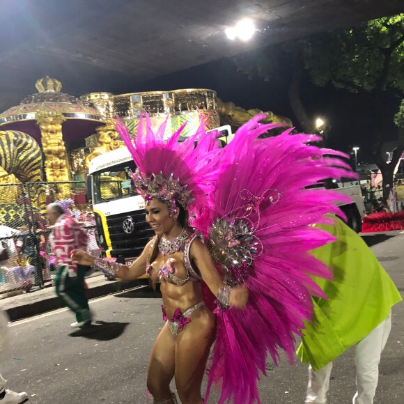 Mulher Melão está fazendo sua estreia na Mangueira em 2023