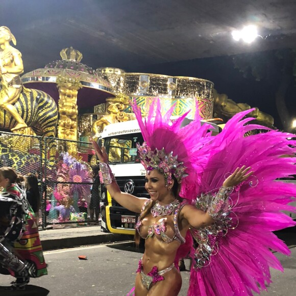 Mulher Melão revelou que esta é a menor fantasia da Mangueira