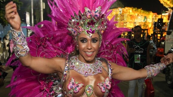 Carnaval 2023: Mulher Melão usa look de R$ 150 mil na 'menor fantasia da Mangueira'. 'Investindo'