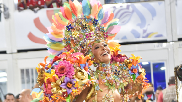 Carnaval 2023: Sabrina Sato é a Flor da Festa em fantasia para desfile da Vila Isabel. Veja + de 20 fotos!