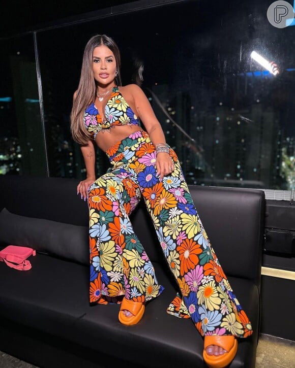 Influenciadora Rúbia Ramalho afirmou que looks fizeram a 'presença de Anitta" no carnaval brasileiro