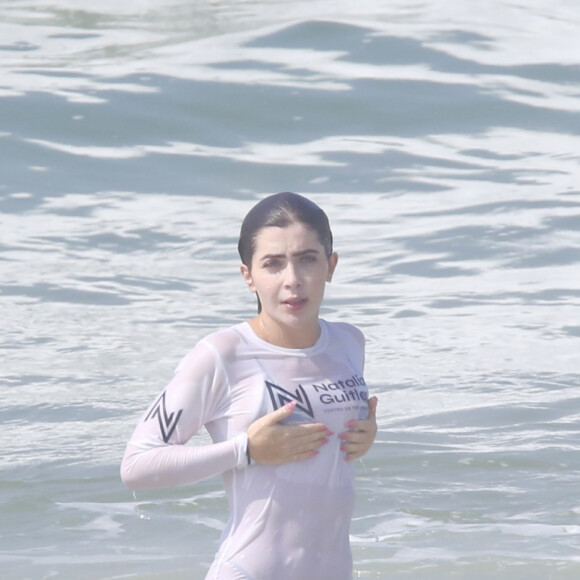 Jade Picon tem sido vista com frequência na praia da Barra da Tijuca, no Rio de Janeiro