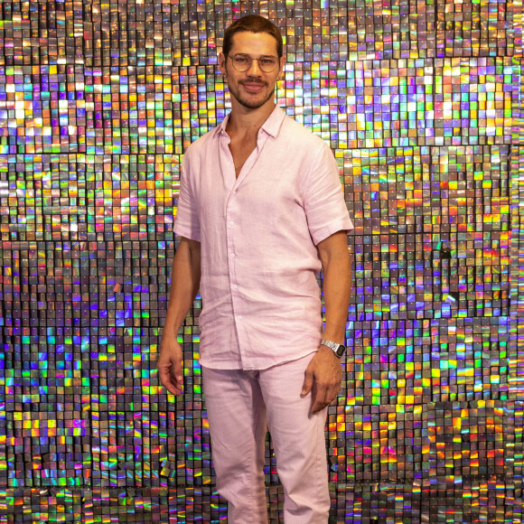 Jade Picon negou que teria beijado José Loreto no camarote no Carnaval