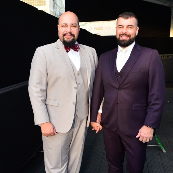 Tiago Abravanel e Fernando Poli no casamento de Carol Sampaio na Sapucaí