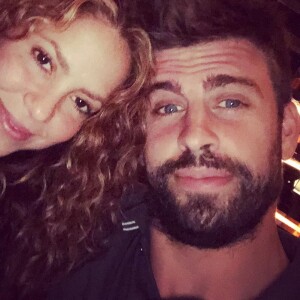 Piqué traiu Shakira diversas vezes e agora assumiu namoro com sua amante