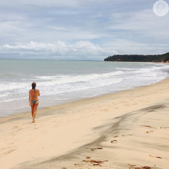Maitê curtiu férias na Bahia e mostrou sua boa forma em foto na praia