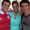 Cristiana Oliveira posa com Rodrigo Lombardi, parceiro de elenco de 'Salve Jorge', e Eriberto Leão