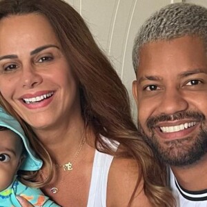 Viviane Araujo encanta seguidores com fotos do mesversário do filho