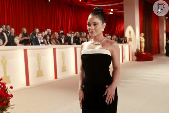 Vanessa Hudgens no red carpet do Oscar 2023