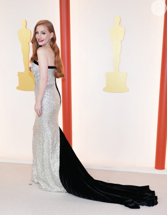 Jessica Chastain no red carpet do Oscar 2023