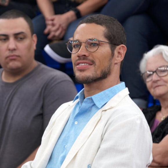 José Loreto não gostou de ver Rafa Kalimann aos beijos com novo affair no Rio