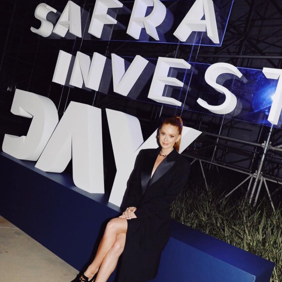 Vestido escolhido por Marina Ruy Barbosa trouxe toque elegante ao visual all black
