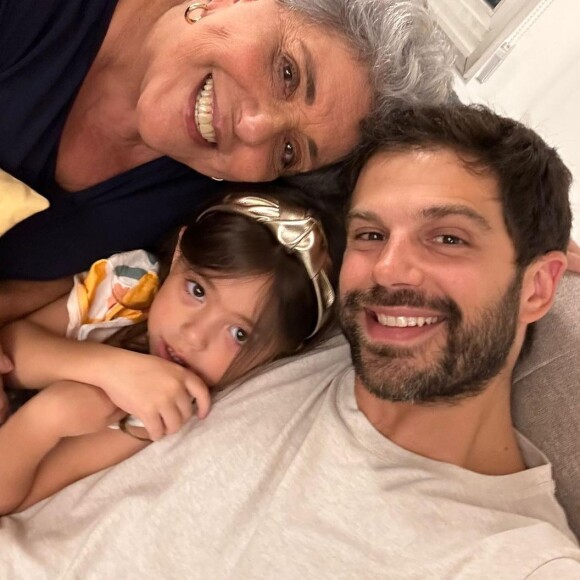 Nas redes sociais, Leda Nagle publica várias fotos ao lado da neta, Zoe