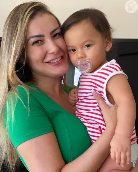 Andressa Urach pensou em doar o filho para um sacrifício em um surto psicótico