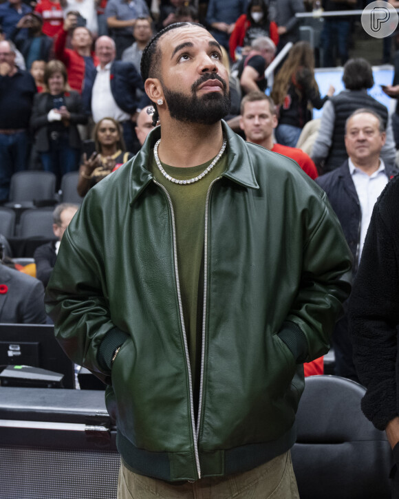 Drake cancelou sua apresentação no Lollapalooza Brasil em cima da hora, tão em cima da hora que sua estrutura já estava montada