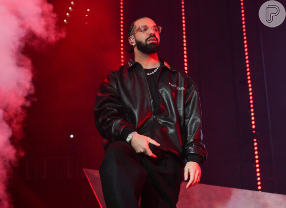 Drake teria desistido de vez do show após assistir à apresentação de Billie Eilish
