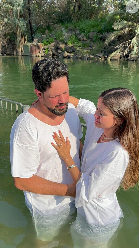 Imagens de batismo de Biah Rodrigues e Sorocaba emocionaram os seguidores do casal