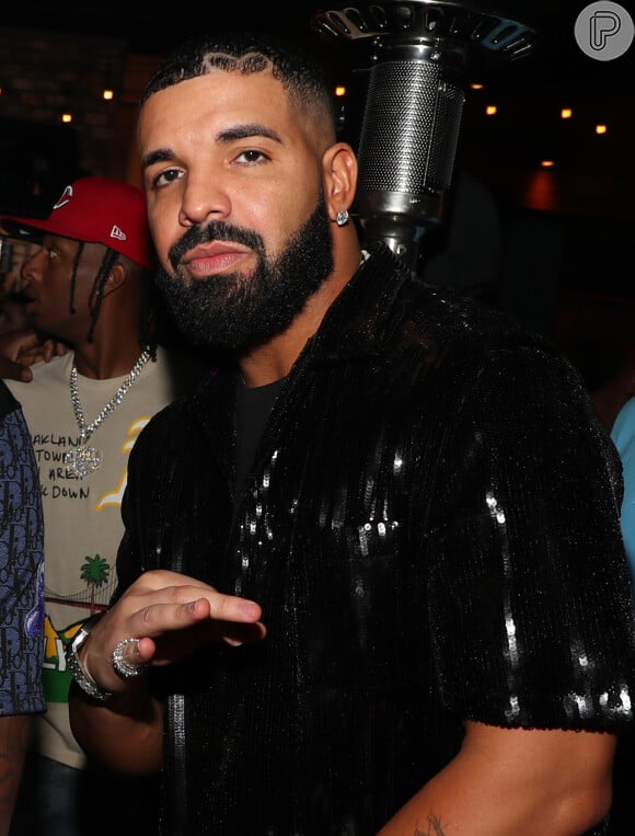 Drake recebeu o cachê milionário de sua apresentação no Lollapalooza Brasil antecipadamente