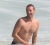 Chris Martin no Brasil: vocalista do Coldplay foi fotografado curtindo uma praia no Rio de Janeiro