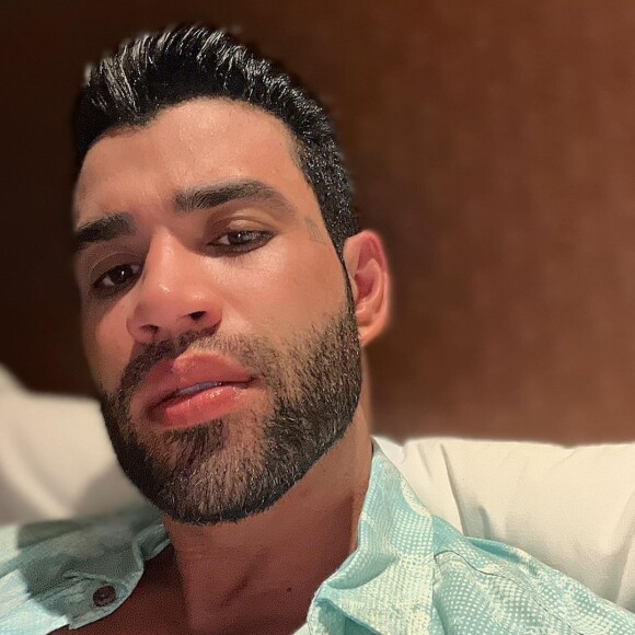 Gusttavo Lima voava com destino a São João del Rei, em Minas Gerais