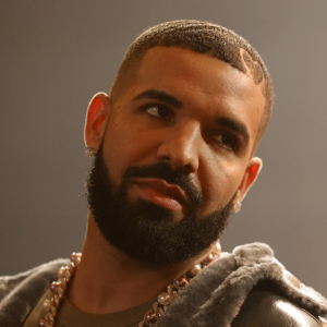 O rapper canadense Drake era atração da última edição do Lollapalooza Brasil e decidiu cancelar sua apresentação horas antes