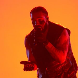 Drake: a equipe do rapper só tomou conhecimento do cancelamento em meio à montagem e foram informados juntos com a empresa responsável por organizar o festival