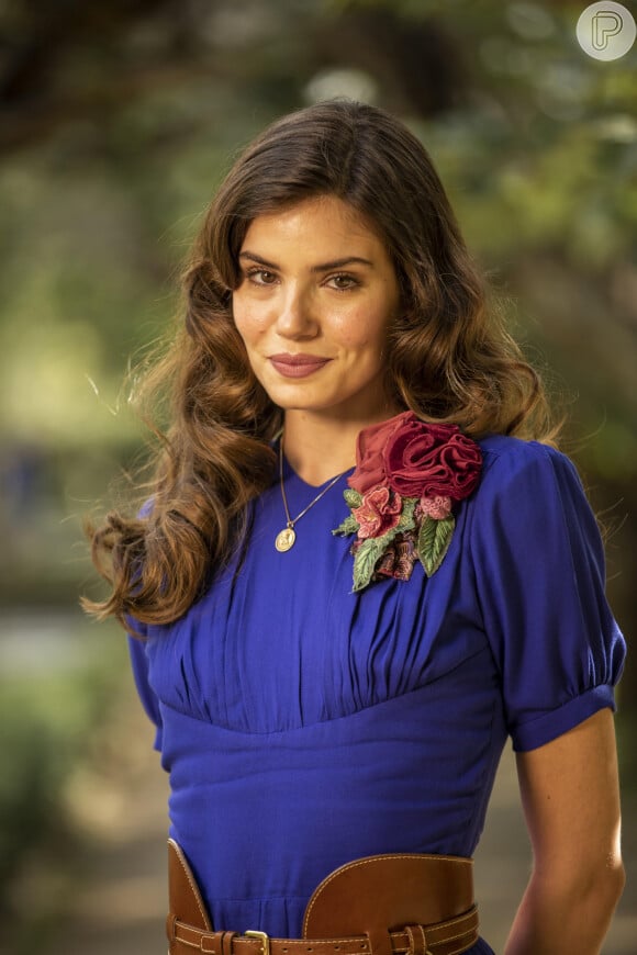 Marê (Camila Queiroz) resolve investigar Gilda (Mariana Ximenes) ao notar um caos nas contas do hotel, na novela'Amor Perfeito'