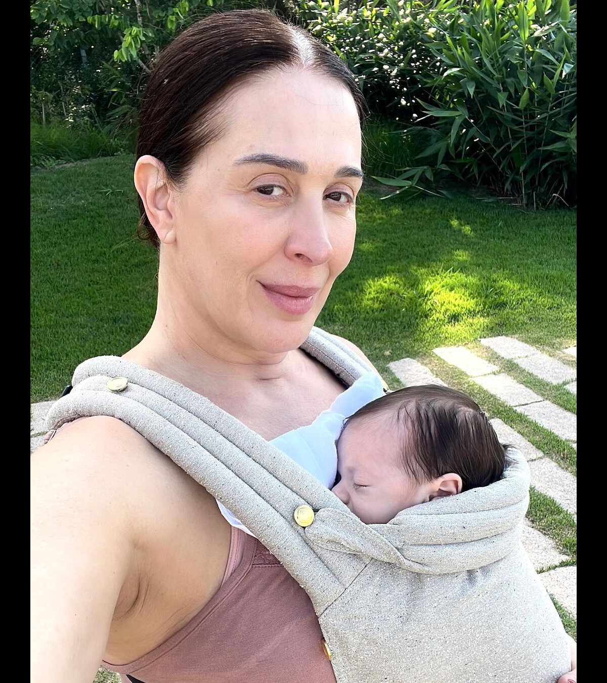 Foto Claudia Raia Exibiu Beleza Natural Durante Passeio Com Filho Mais Novo Purepeople 