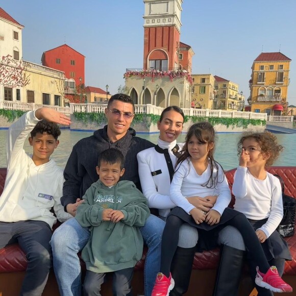 Georgina Rodríguez e Cristiano Ronaldo são pais de cinco filhos