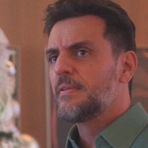 Stenio (Alexandre Nero) afirma a Moretti (Rodrigo Lombardi) que pode romper a parceria entre eles como advogado e cliente na novela 'Travessia'