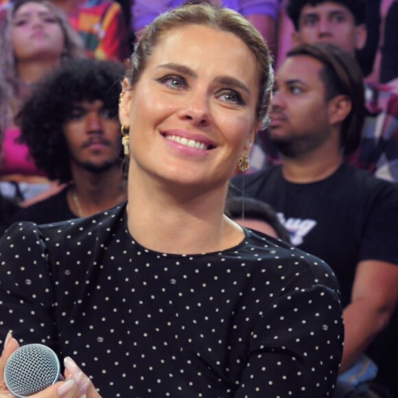 Carolina Dieckmann se emocionou em participação no 'Domingão com Huck'